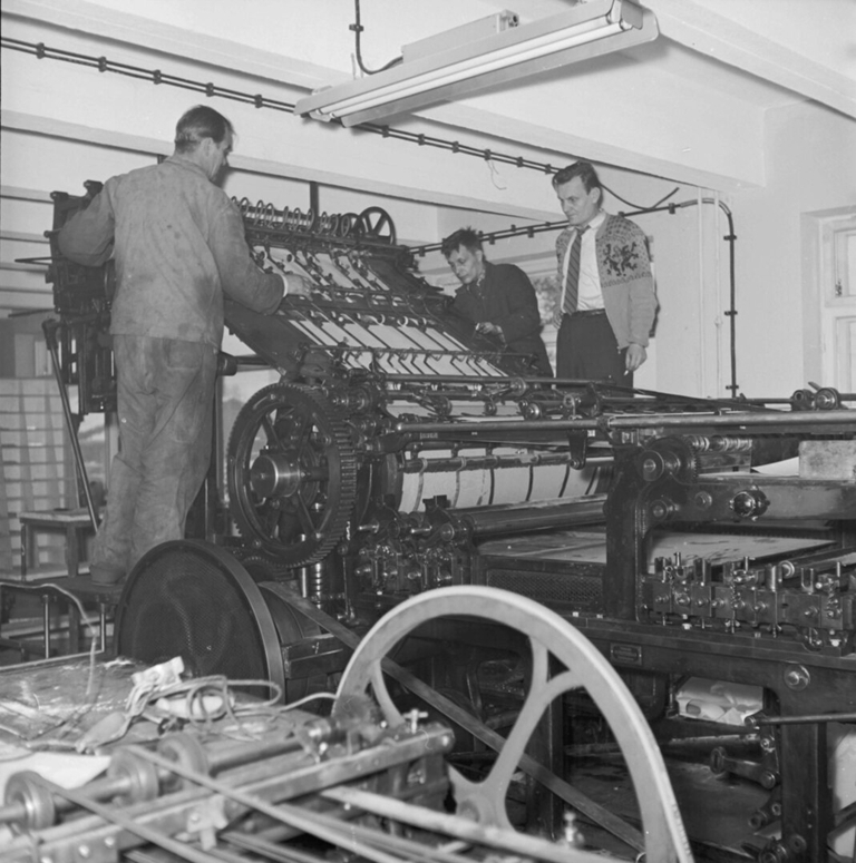 Hämeen Yhteistyötä painetaan Sanan Tien painossa.
(Kuva: Kauko Sillman Työväenmuseo Werstas)